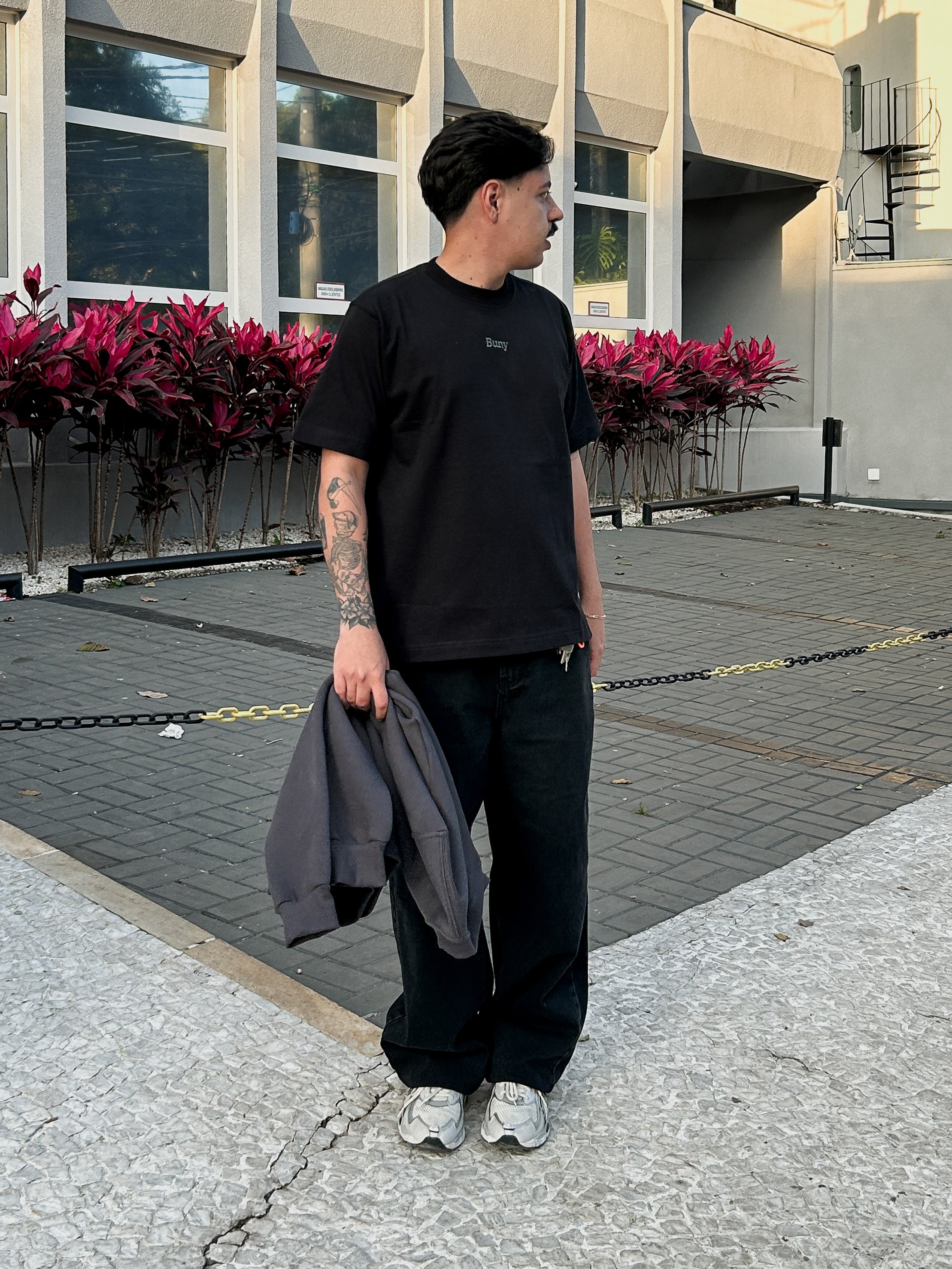 CAMISETA BUNY BLACK