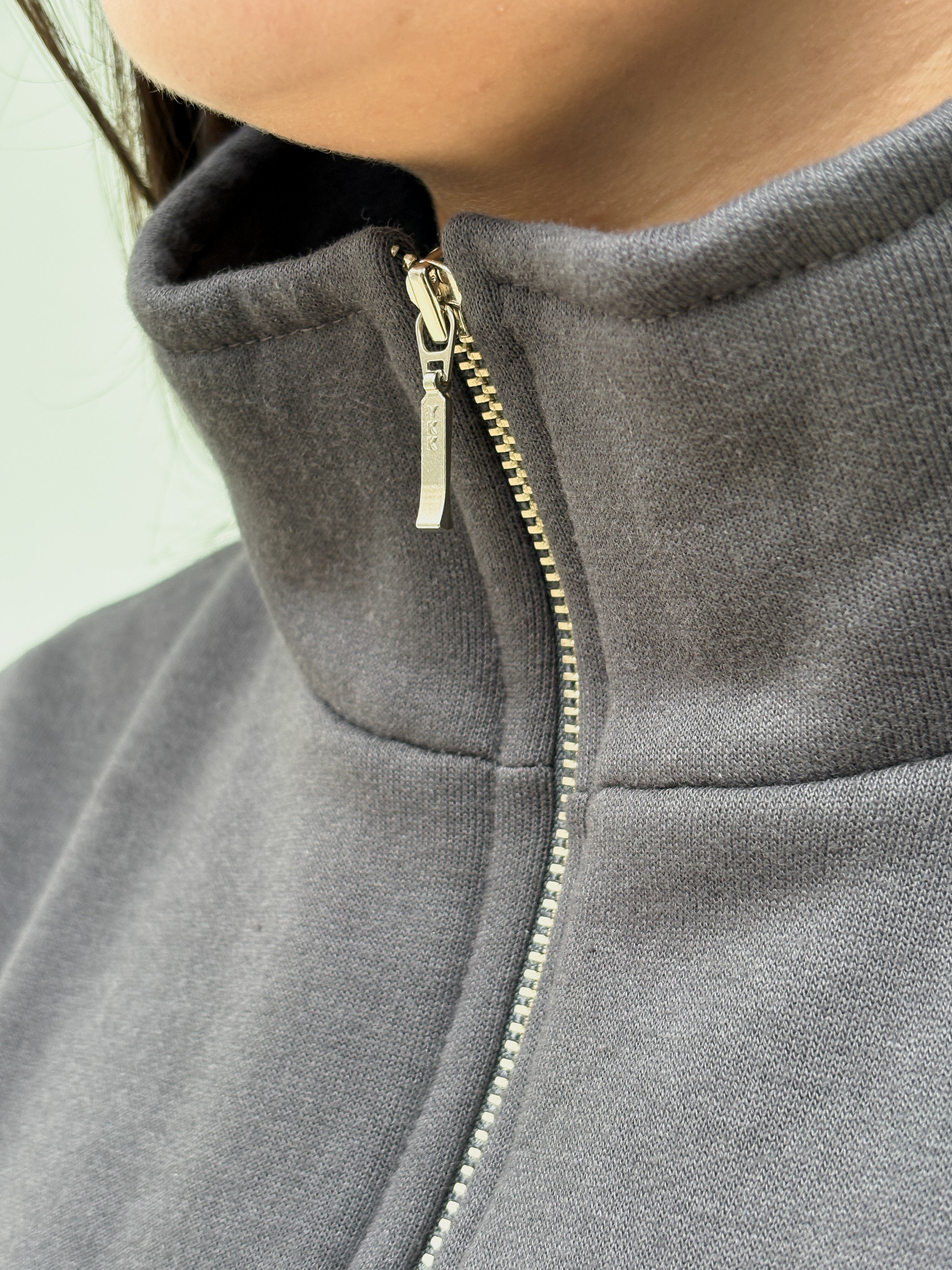 QUARTER ZIP BUNY DARK GRAY