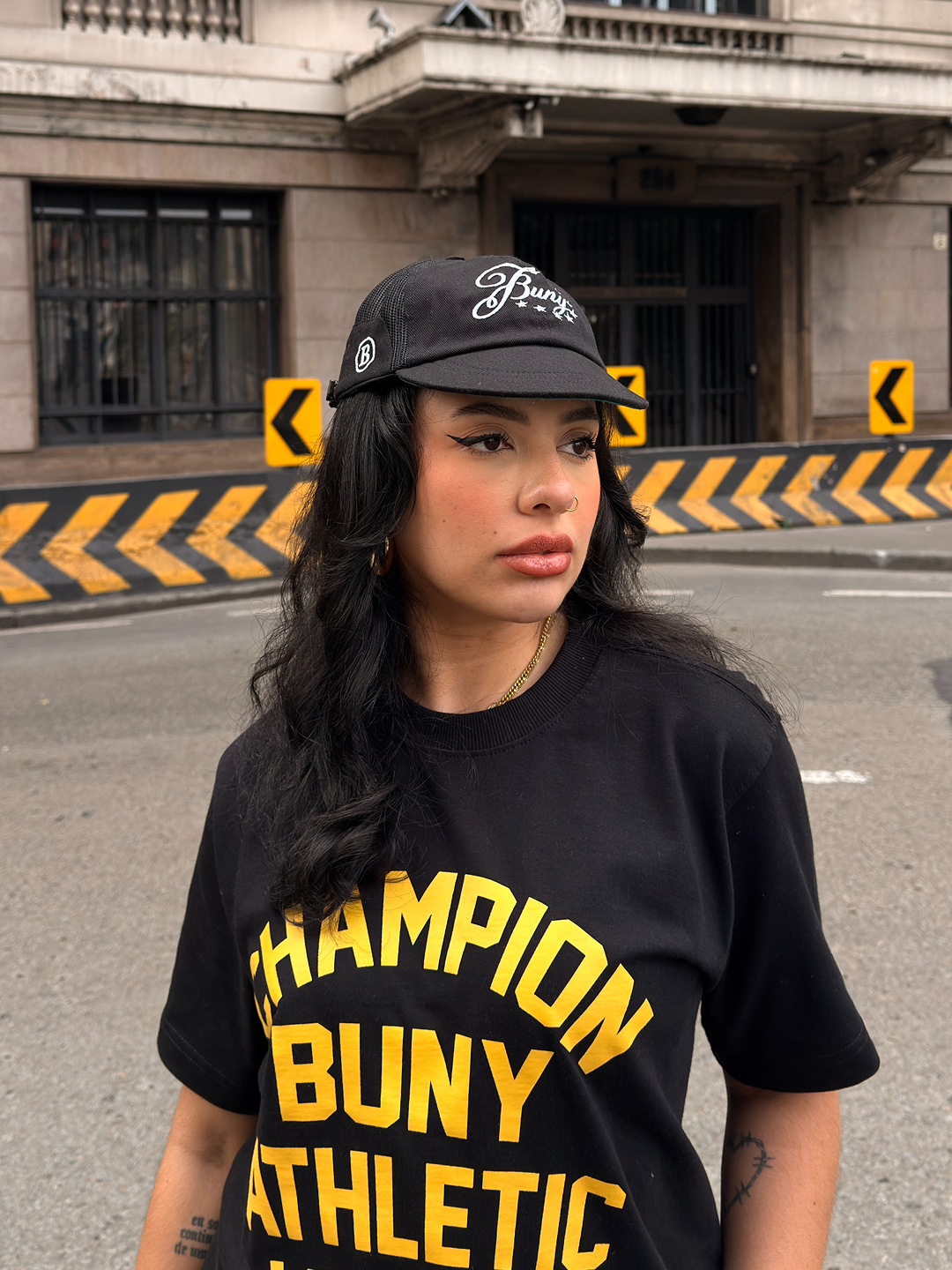 SIX PANEL TRUCKER ATHLETIC BLACK